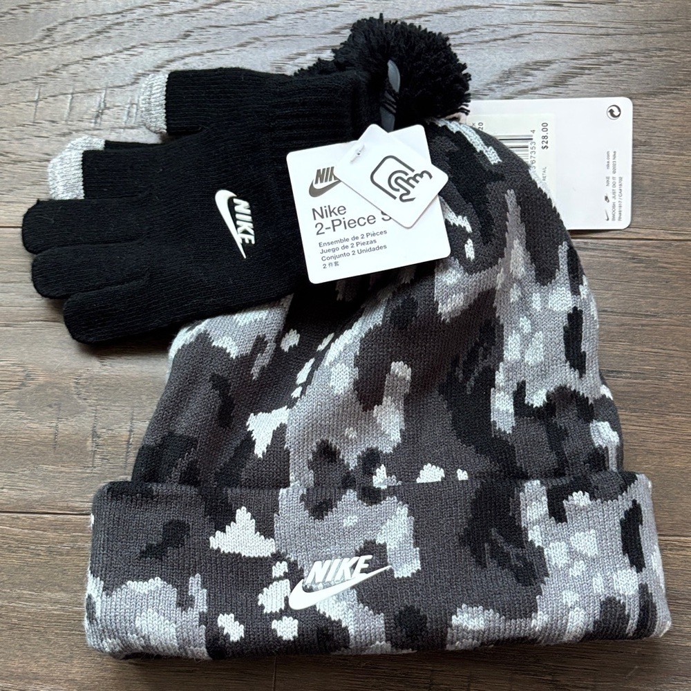 Nike 2 pc. Beanie,touchscreen gloves,knit cuffed,pom pom,tonal logo,warm winter - Picture 1 of 9
